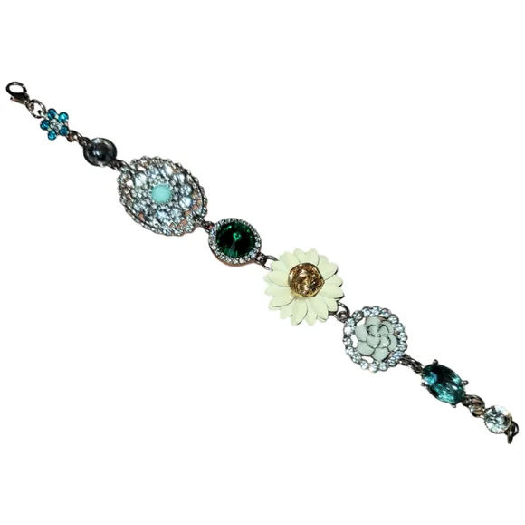 Rhinestone and Flower Bracelet - Picture 9 of 9